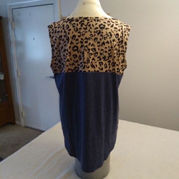 🎁NWOT LEOPARD PRINT CUT OUT COLOR BLOCK TUNIC - Picture 6 of 9